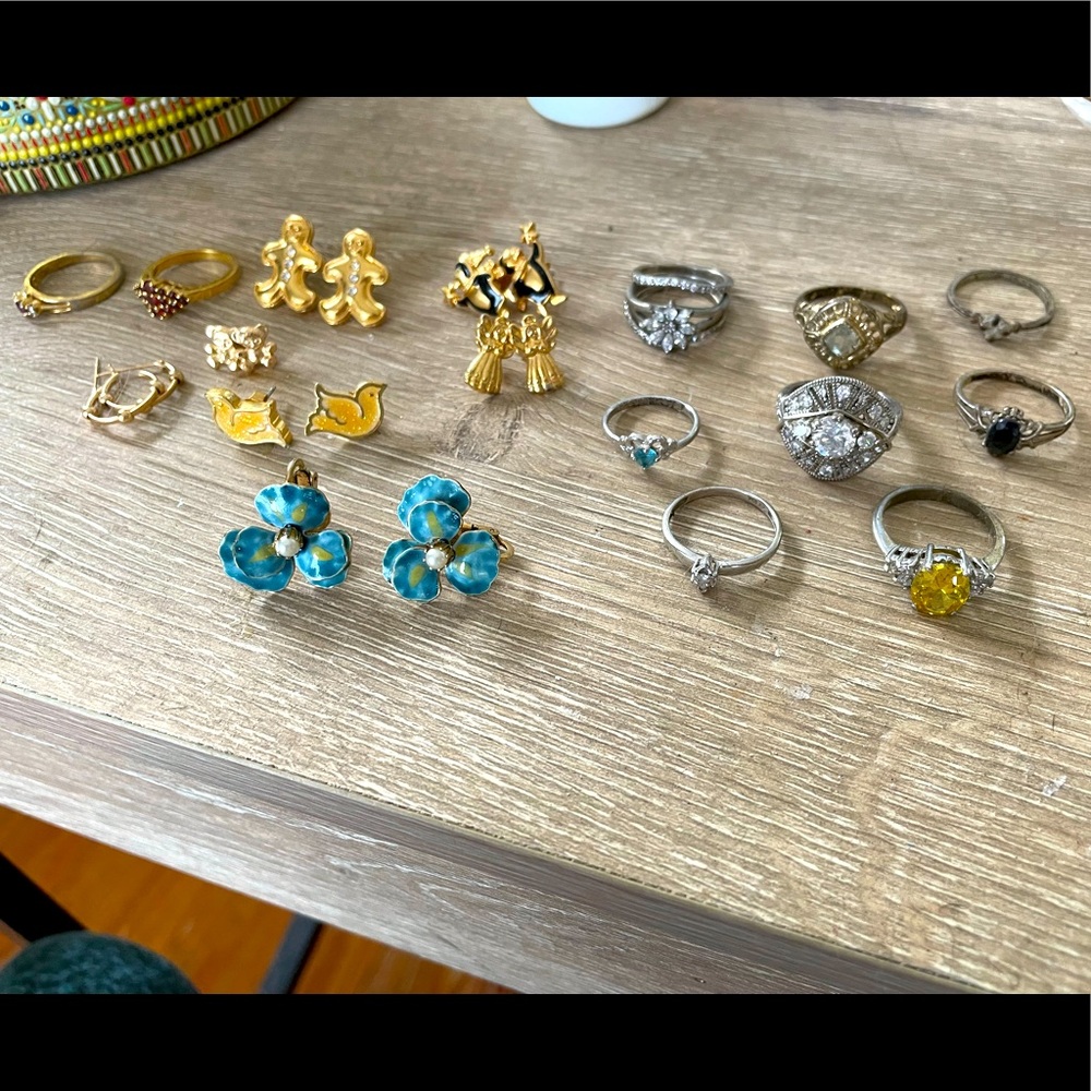 Jewelry Lot, mix of real and costume pieces